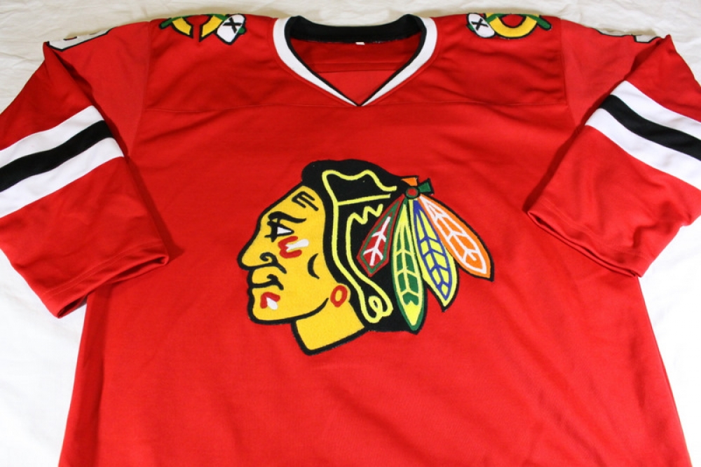 Bobby Hull Signed Blackhawks Jersey HOF (SI) Pristine Auction