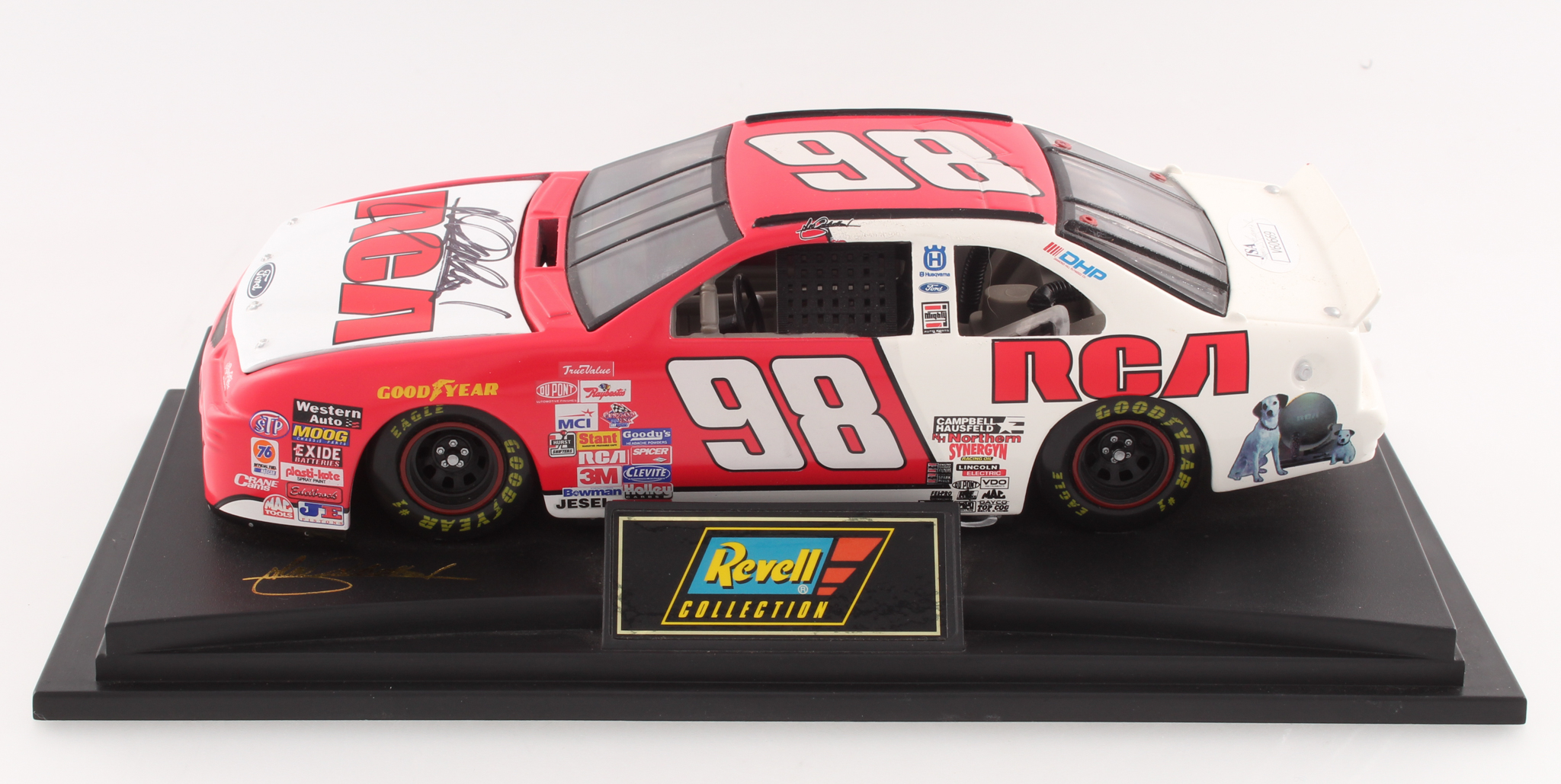 John Andretti Signed LE 1997 Ford Thunderbird #98 RCA NASCAR 1:24 Scale Die-Cast Car (JSA COA) at PristineAuction.com John Andretti Signed LE 1997 Ford Thunderbird #98 RCA NASCAR 1:24 Scale Die-Cast Car (JSA COA) at PristineAuction.com