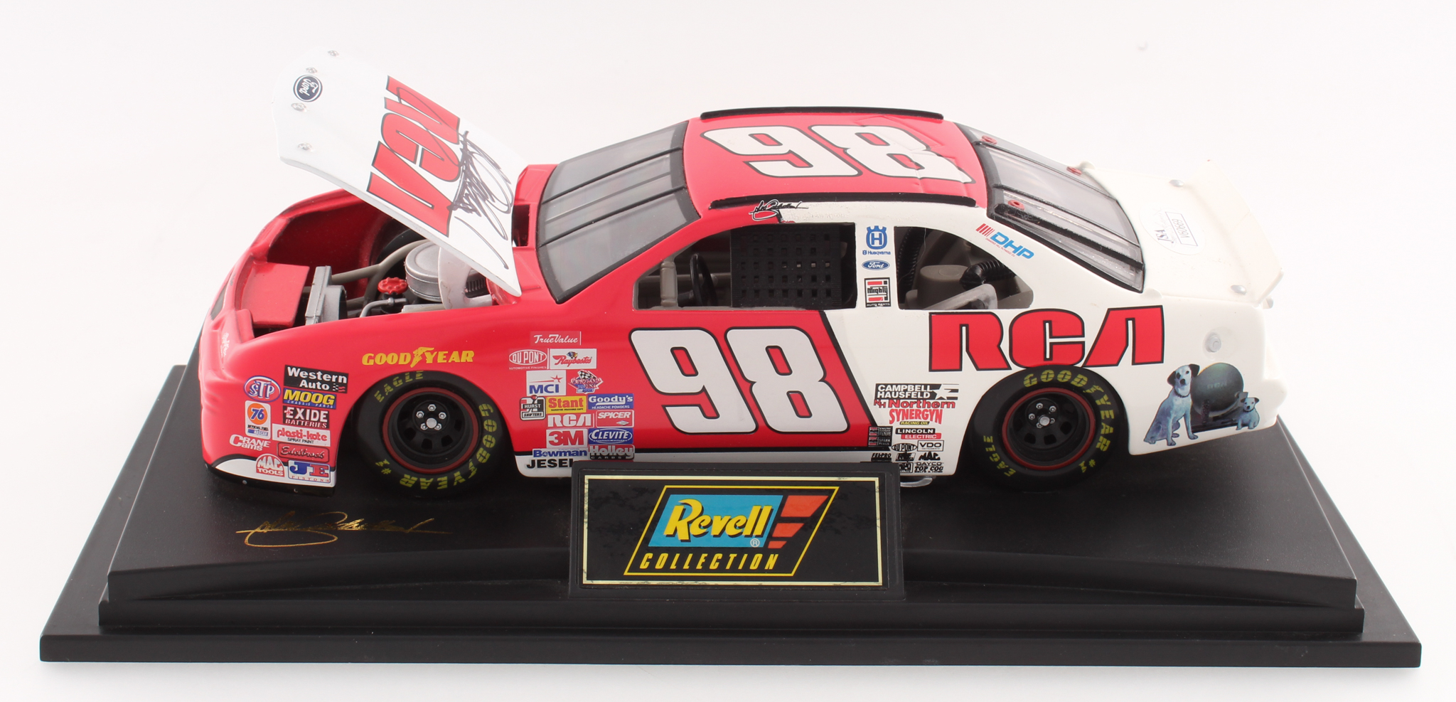John Andretti Signed LE 1997 Ford Thunderbird #98 RCA NASCAR 1:24 Scale Die-Cast Car (JSA COA) at PristineAuction.com John Andretti Signed LE 1997 Ford Thunderbird #98 RCA NASCAR 1:24 Scale Die-Cast Car (JSA COA) at PristineAuction.com