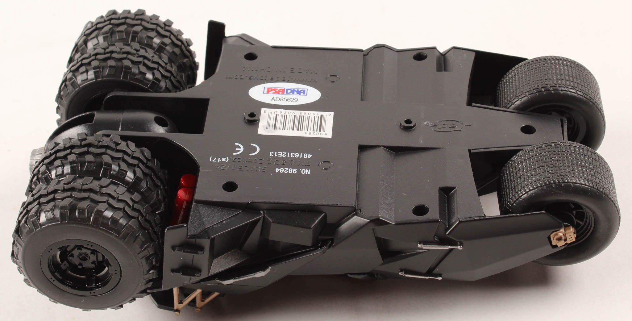 Christian Bale Signed "The Dark Knight" 1:24 Die Cast Batmobile (PSA COA) at PristineAuction.com Christian Bale Signed "The Dark Knight" 1:24 Die Cast Batmobile (PSA COA) at PristineAuction.com