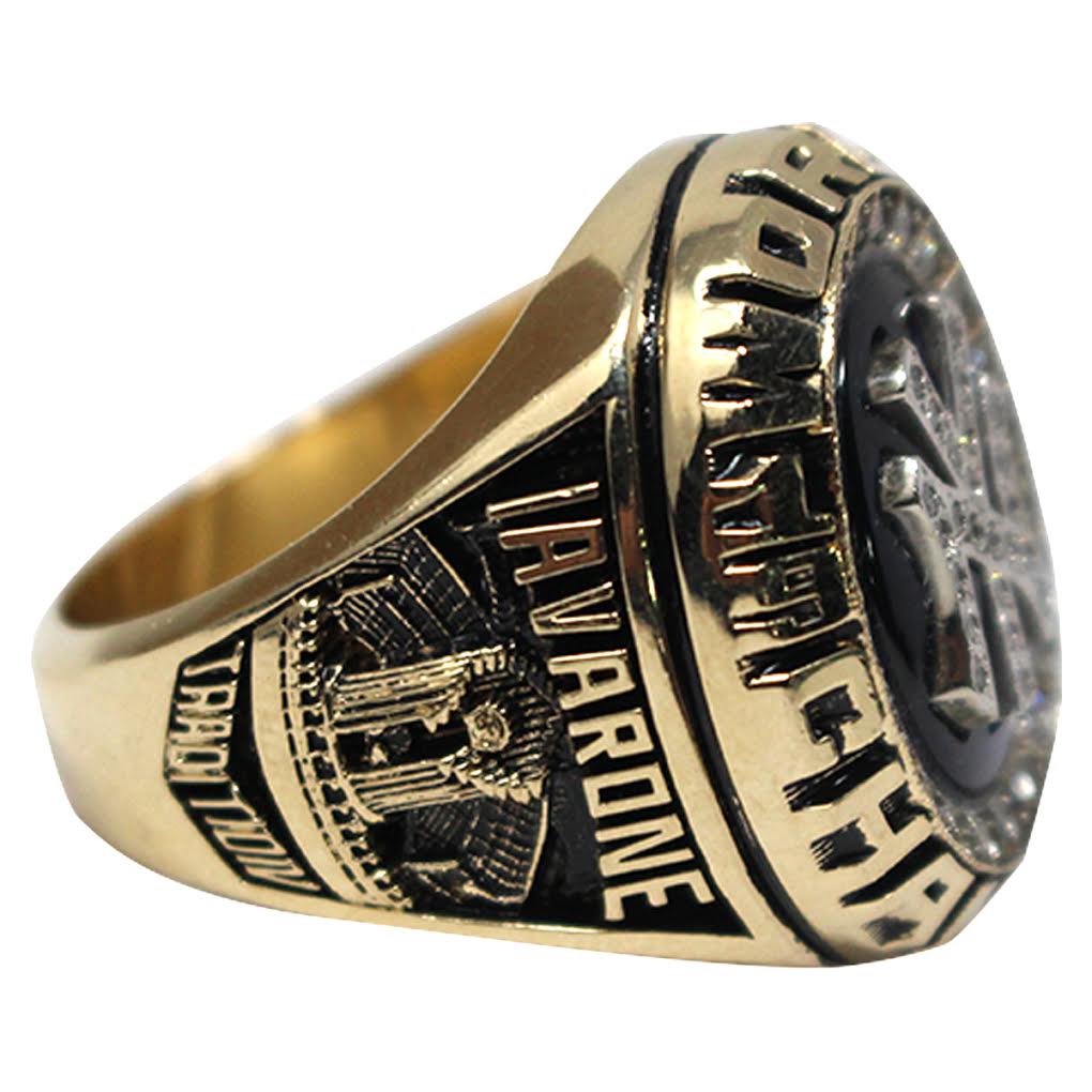 Authentic New York Yankees 1998 World Series Championship Ring at PristineAuction.com Authentic New York Yankees 1998 World Series Championship Ring at PristineAuction.com