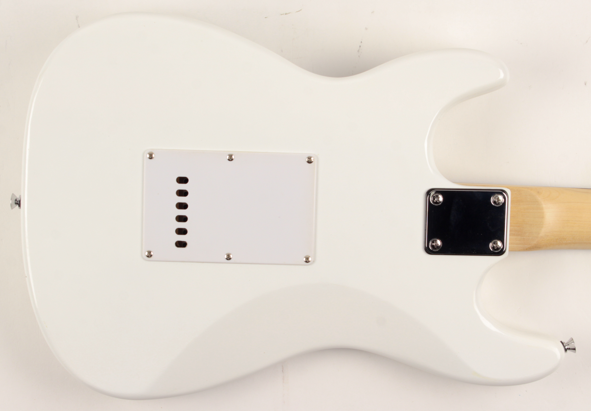 Hayley Williams Signed Full-Size Electric Guitar (Beckett COA) at PristineAuction.com Hayley Williams Signed Full-Size Electric Guitar (Beckett COA) at PristineAuction.com