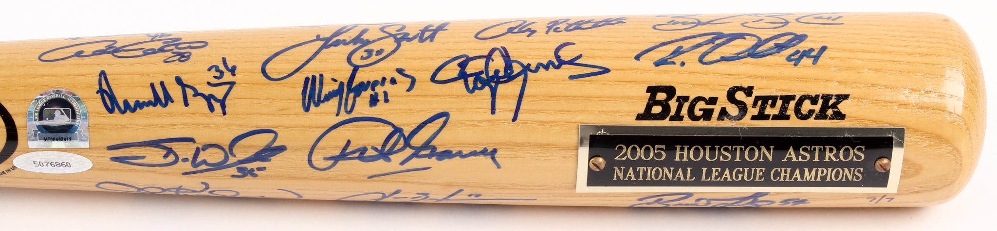 2005 Astros Signed LE Rawlings Big Stick Baseball Bat Signed by (26) With (TriStar Hologram) at PristineAuction.com 2005 Astros Signed LE Rawlings Big Stick Baseball Bat Signed by (26) With (TriStar Hologram) at PristineAuction.com