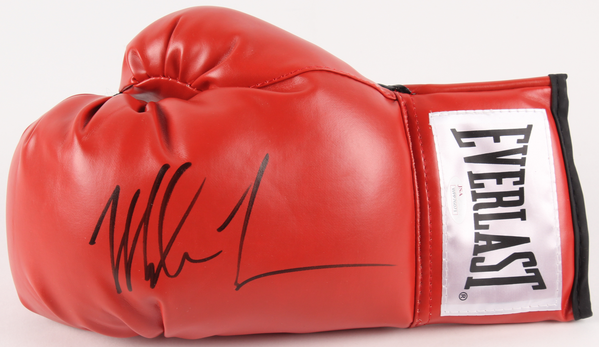 Mike Tyson Signed Everlast Boxing Glove (JSA COA) at PristineAuction.com Mike Tyson Signed Everlast Boxing Glove (JSA COA) at PristineAuction.com