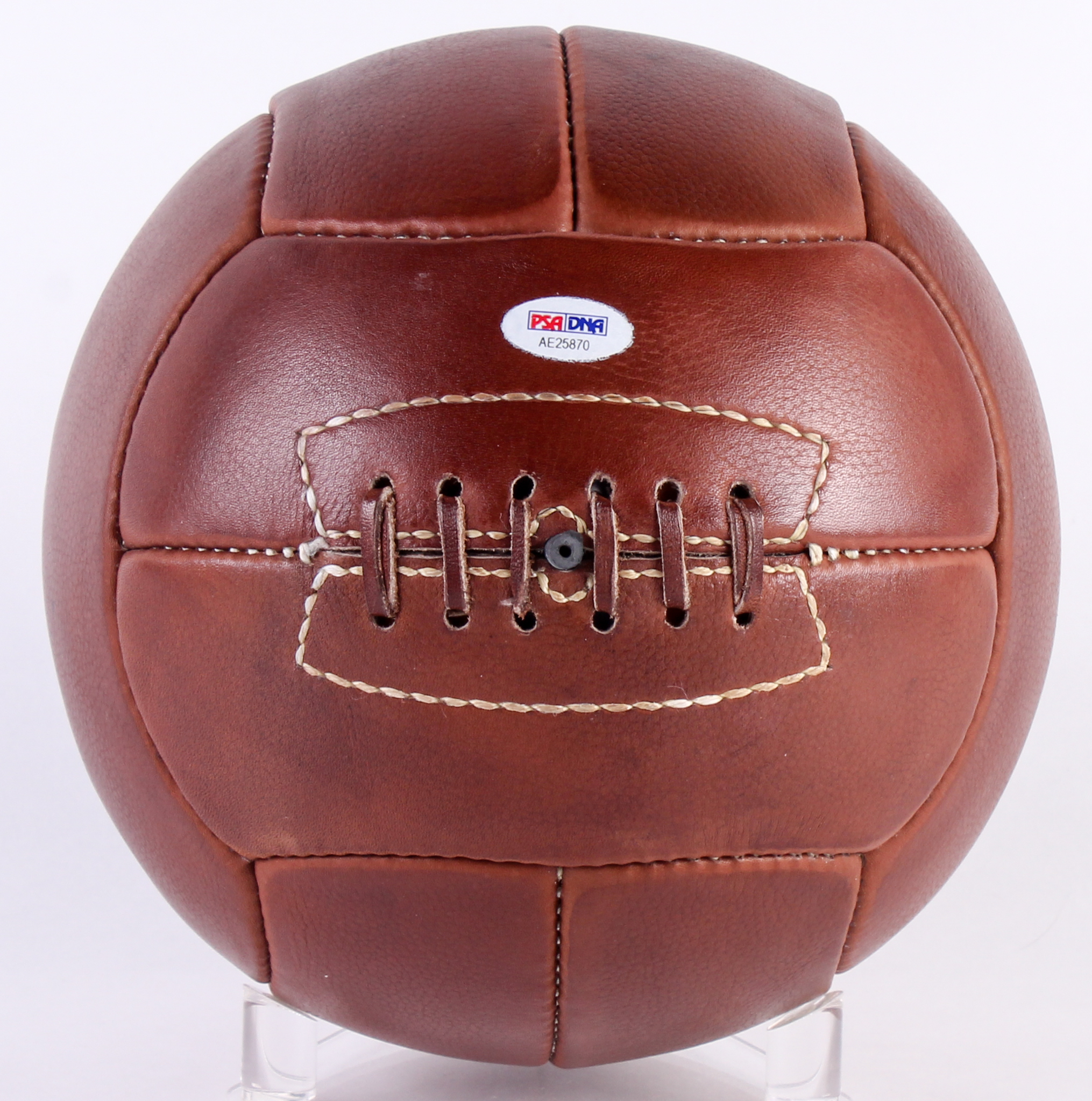 Pele Signed Leather Soccer Ball (PSA Hologram) at PristineAuction.com Pele Signed Leather Soccer Ball (PSA Hologram) at PristineAuction.com