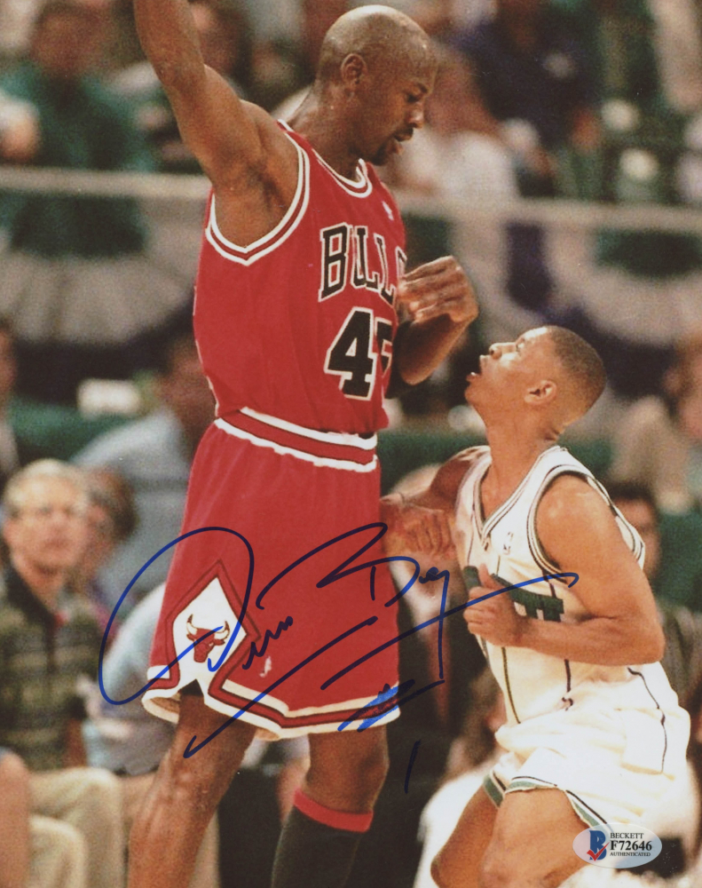 Muggsy Bogues Signed 8x10 Photo (Beckett COA) Pristine Auction