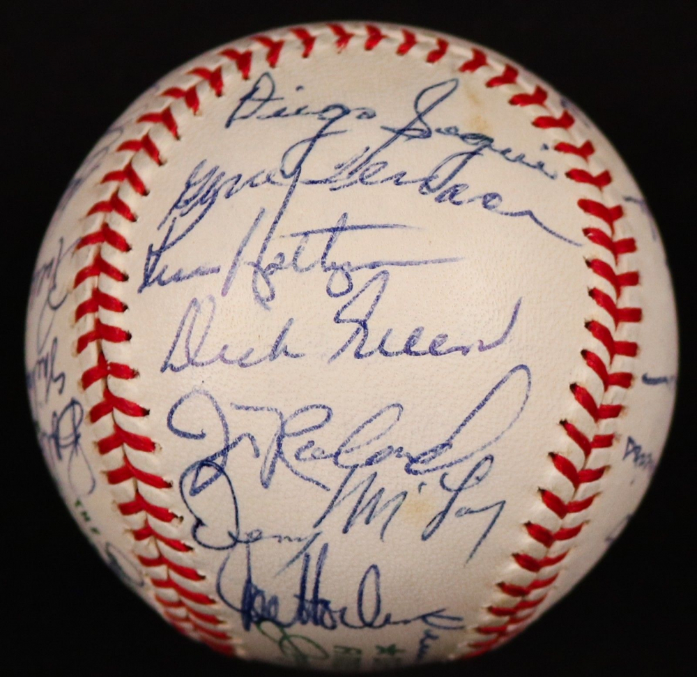 1972 Oakland A's ONL Baseball TeamSigned by (31) with Reggie Jackson, Jim "Catfish" Hunter