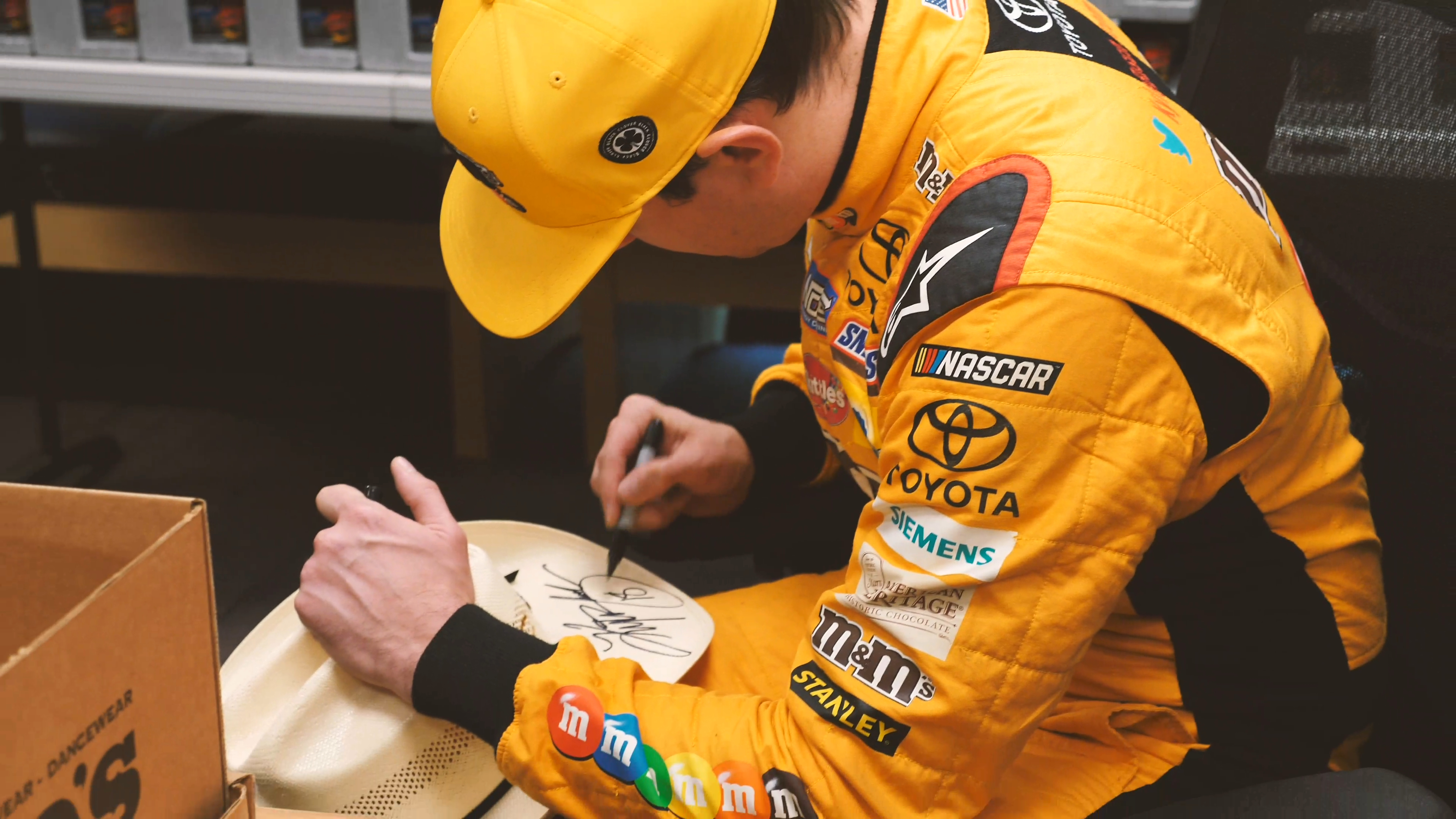 Kyle Busch Signed NASCAR Team Issued JGR 2013 Texas NRA 500 Win Trophy Cowboy Hat (PA COA) at PristineAuction.com Kyle Busch Signed NASCAR Team Issued JGR 2013 Texas NRA 500 Win Trophy Cowboy Hat (PA COA) at PristineAuction.com