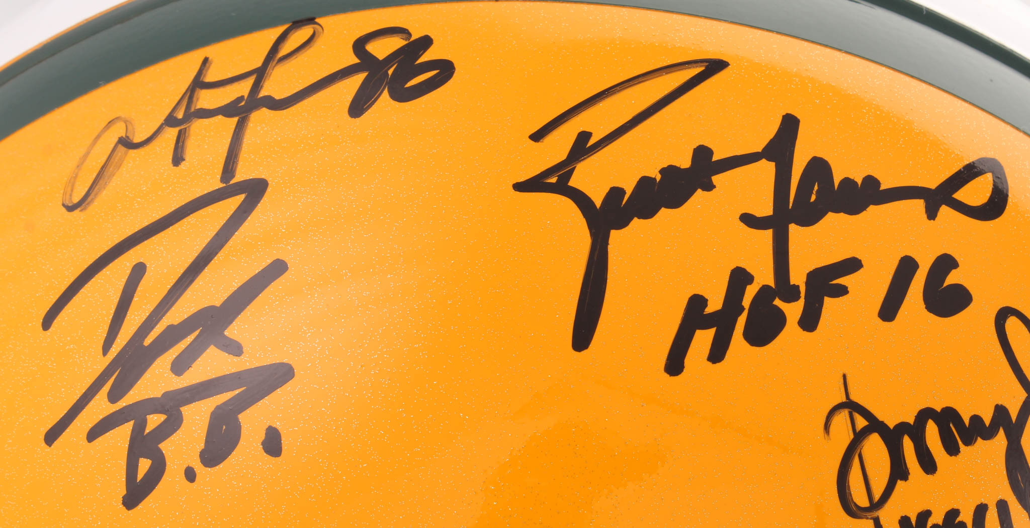 LE Super Bowl XXXI Champions Packers Full-Size Authentic On-Field Helmet Team-Signed by (23) With Brett Favre, Chris Jackie, Dorsey Levens (Radtke COA) at PristineAuction.com LE Super Bowl XXXI Champions Packers Full-Size Authentic On-Field Helmet Team-Signed by (23) With Brett Favre, Chris Jackie, Dorsey Levens (Radtke COA) at PristineAuction.com