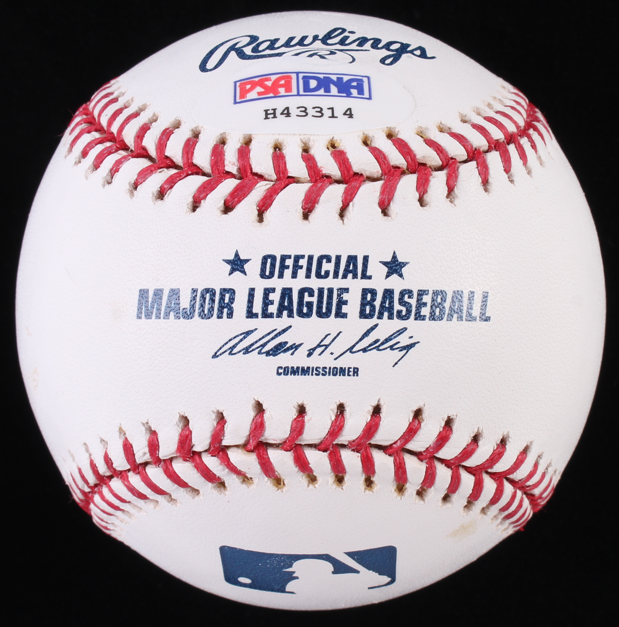 Hank Aaron Signed OML Baseball (PSA Encapsulated) at PristineAuction.com Hank Aaron Signed OML Baseball (PSA Encapsulated) at PristineAuction.com