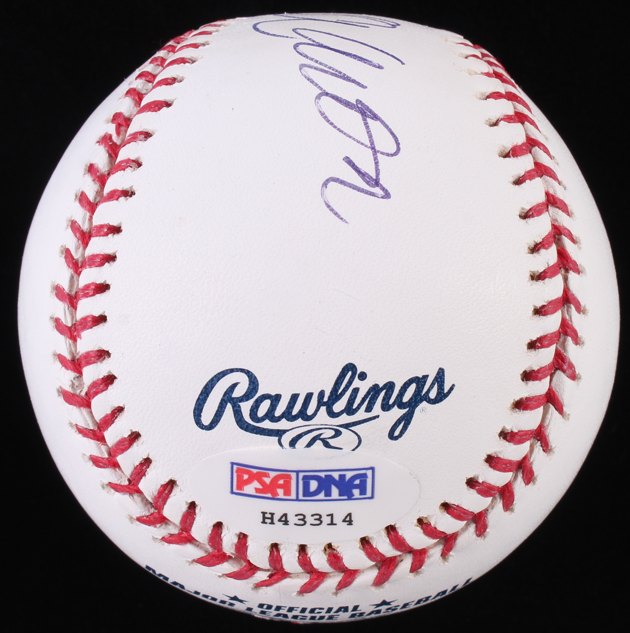 Hank Aaron Signed OML Baseball (PSA Encapsulated) at PristineAuction.com Hank Aaron Signed OML Baseball (PSA Encapsulated) at PristineAuction.com