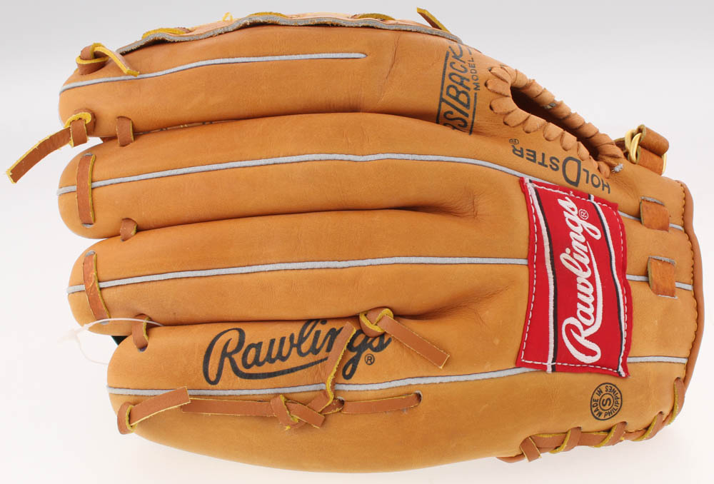 Derek Jeter Signed Rawlings Baseball Glove with Display Case (JSA LOA) at PristineAuction.com Derek Jeter Signed Rawlings Baseball Glove with Display Case (JSA LOA) at PristineAuction.com