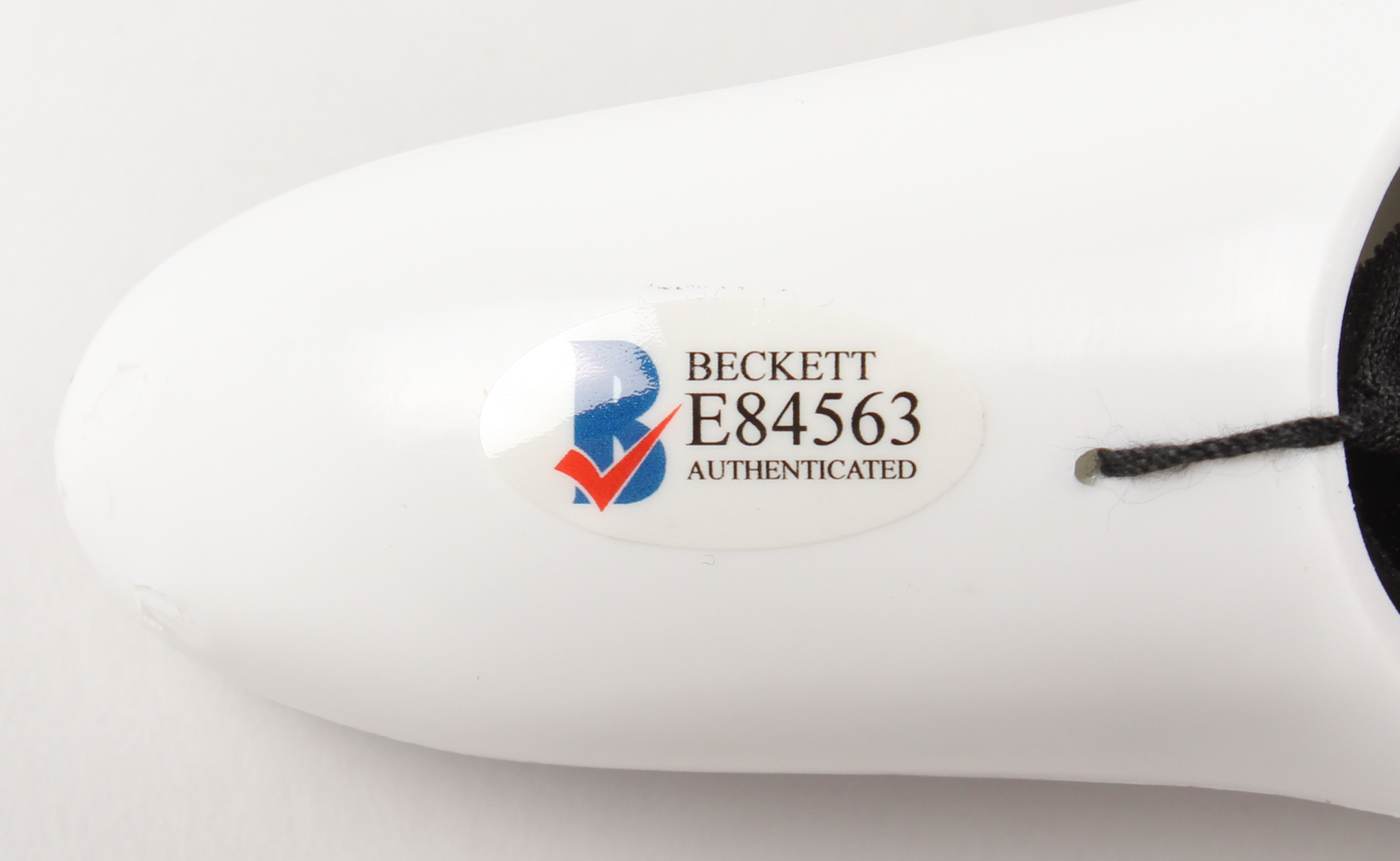 Matthew Lillard Signed "Scream" Ghostface Mask Inscribed "Stu" (Beckett COA) at PristineAuction.com Matthew Lillard Signed "Scream" Ghostface Mask Inscribed "Stu" (Beckett COA) at PristineAuction.com