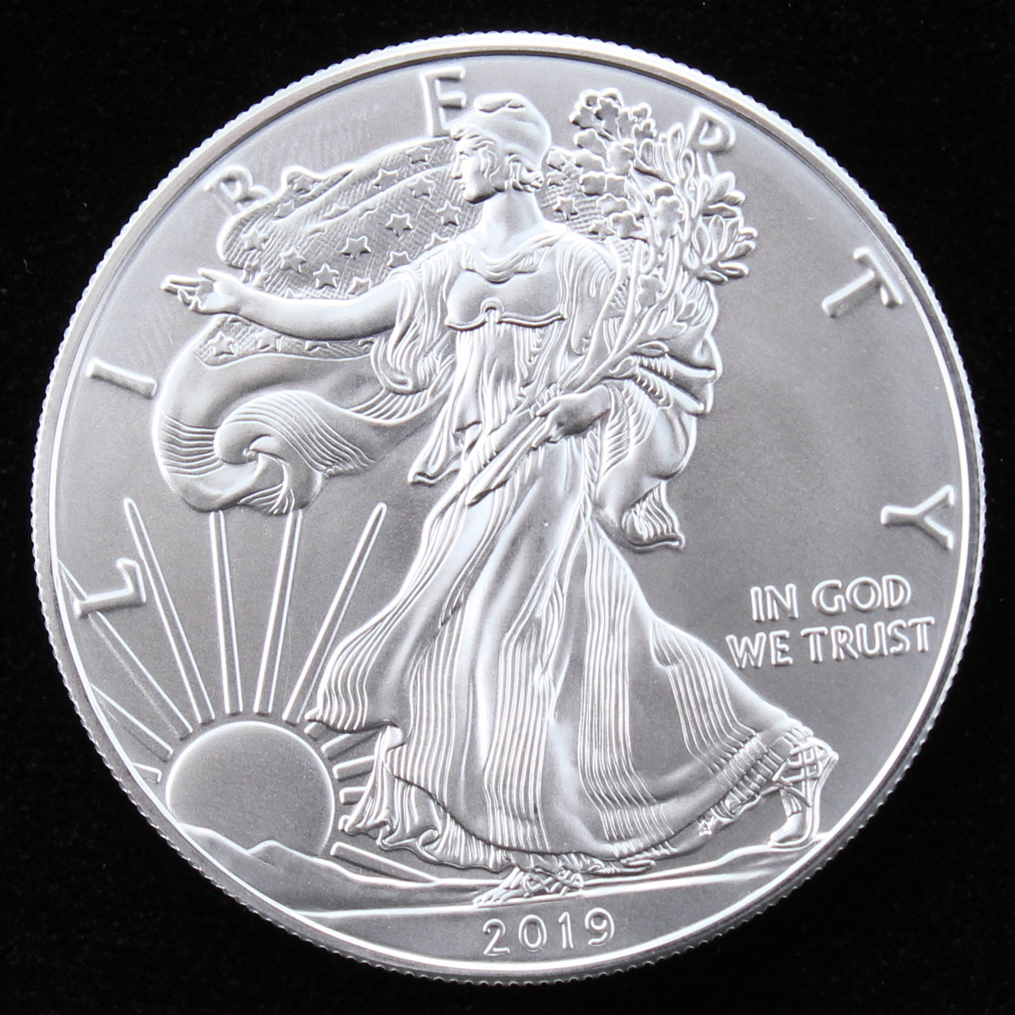 2019 American Silver Eagle $1 One-Dollar Coin (Brilliant Uncirculated) at PristineAuction.com 2019 American Silver Eagle $1 One-Dollar Coin (Brilliant Uncirculated) at PristineAuction.com