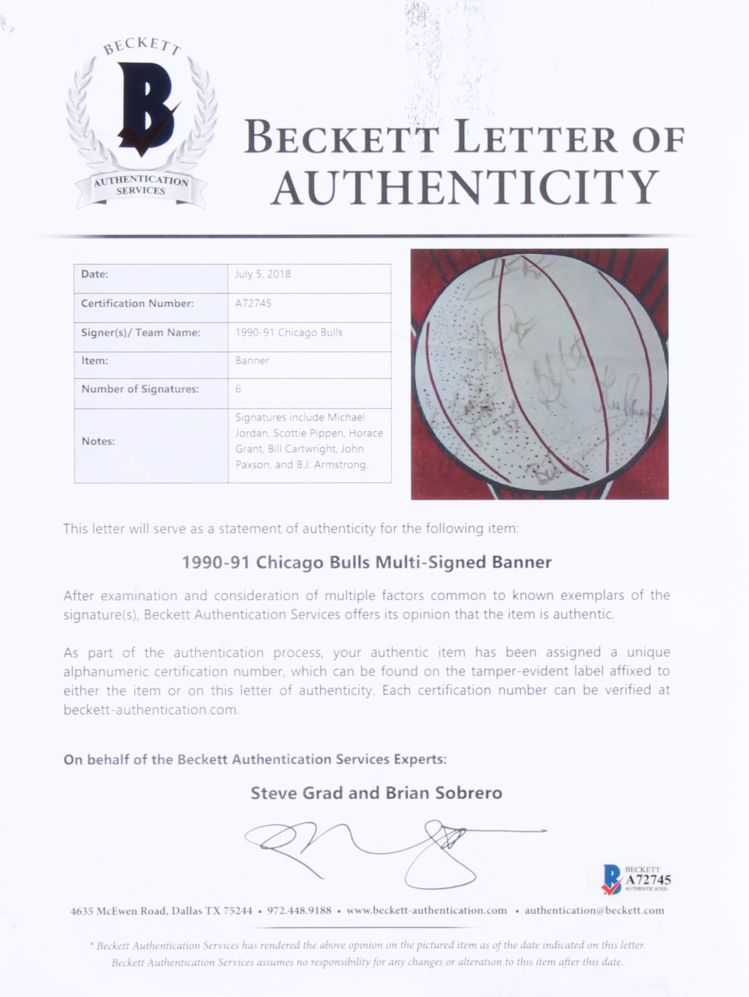 1990-91 Chicago Bulls 31x97 NBA Champs Stadium Banner Signed by (6) with Michael Jordan, Scottie Pippen, Horace Grant, Bill Cartwright (Beckett LOA) at PristineAuction.com 1990-91 Chicago Bulls 31x97 NBA Champs Stadium Banner Signed by (6) with Michael Jordan, Scottie Pippen, Horace Grant, Bill Cartwright (Beckett LOA) at PristineAuction.com
