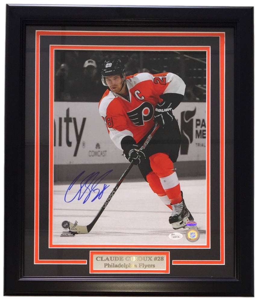 Claude Giroux Signed Philadelphia Flyers 16x20 Custom Framed Photo