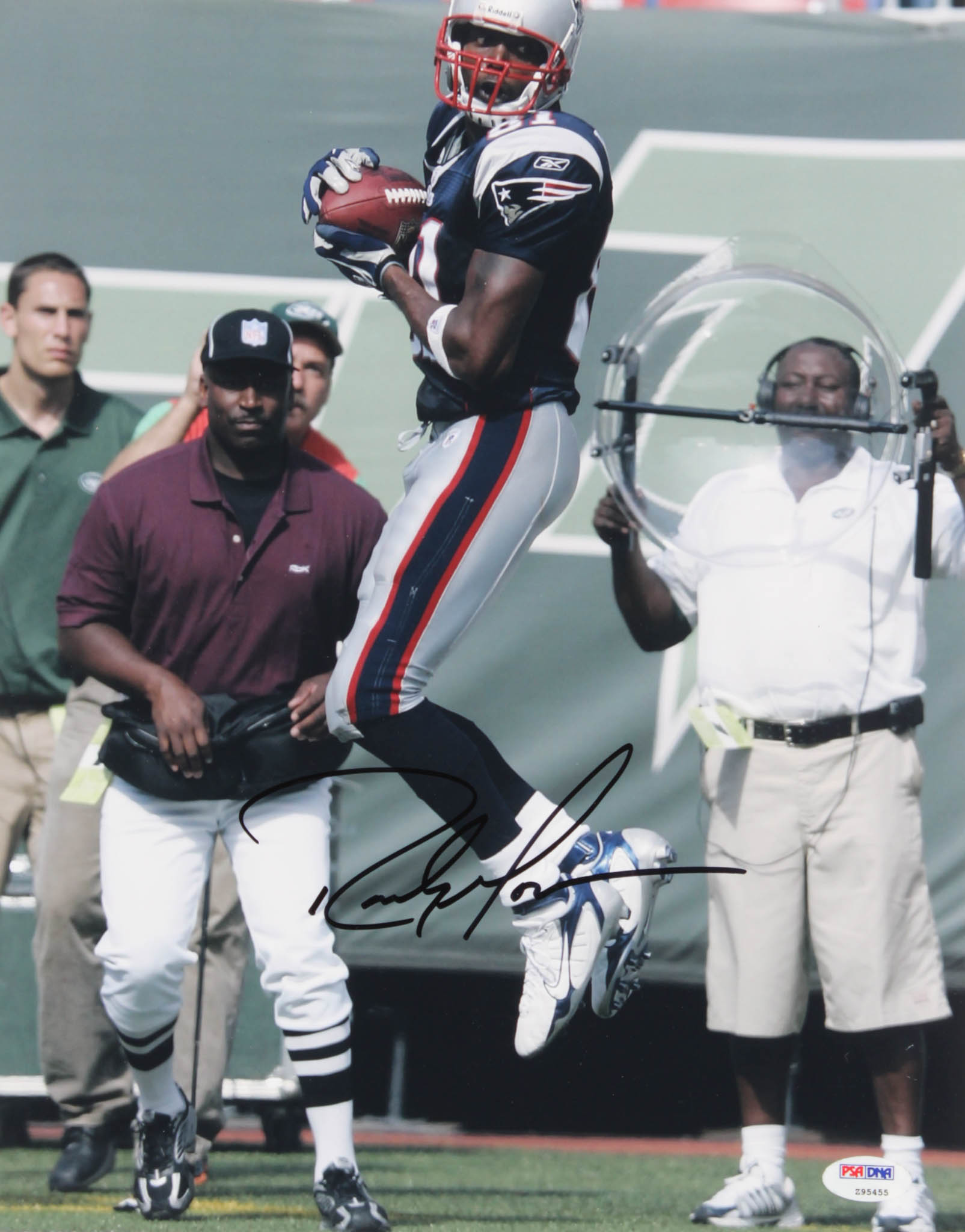 Randy Moss Signed New England Patriots 11x14 Photo (PSA COA) at PristineAuction.com Randy Moss Signed New England Patriots 11x14 Photo (PSA COA) at PristineAuction.com