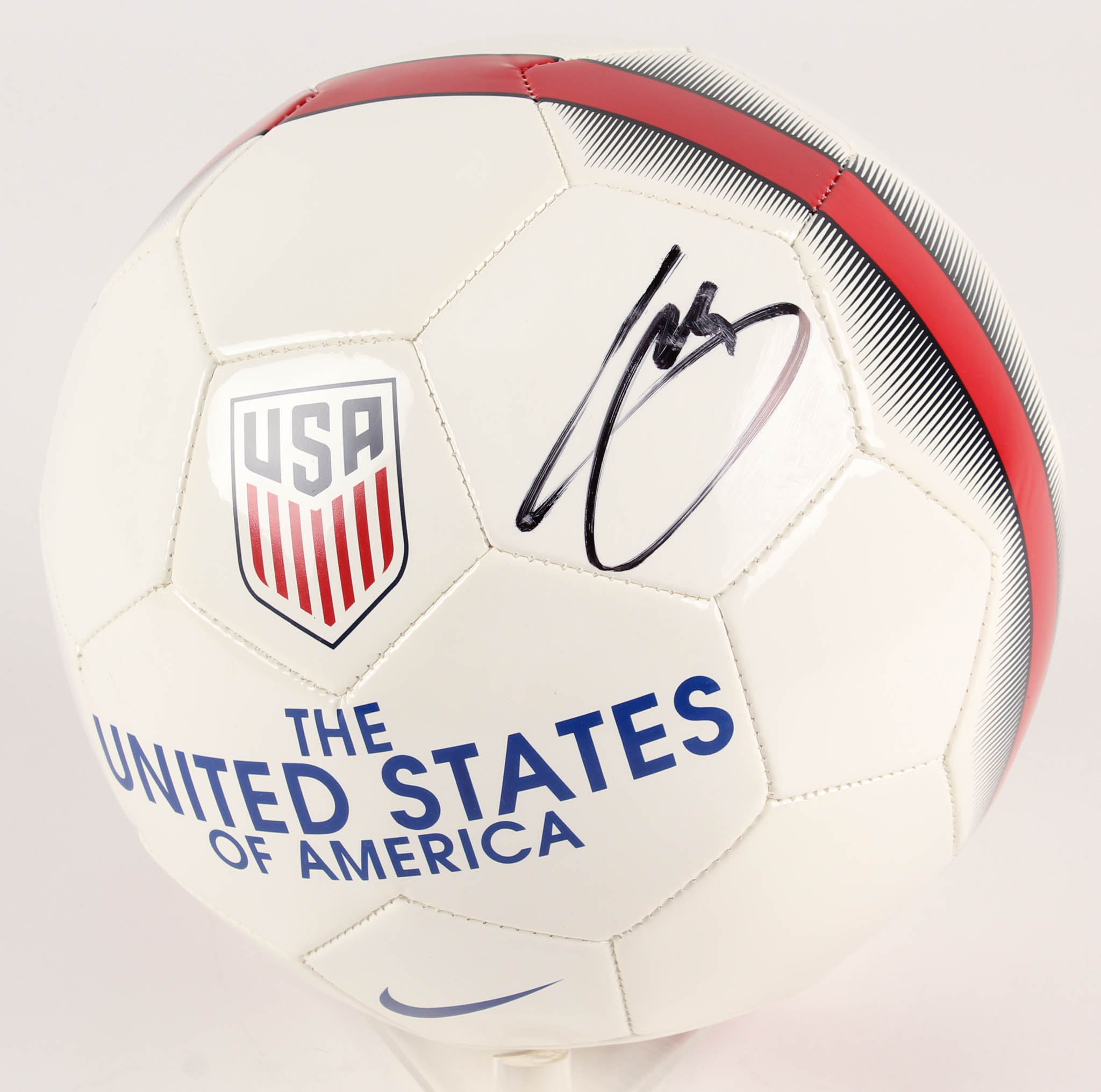 Christian Pulisic Signed USA Logo Soccer Ball (Beckett Hologram) at PristineAuction.com Christian Pulisic Signed USA Logo Soccer Ball (Beckett Hologram) at PristineAuction.com