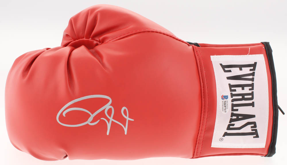 Roy Jones Jr. Signed Everlast Boxing Glove (Beckett COA) at PristineAuction.com Roy Jones Jr. Signed Everlast Boxing Glove (Beckett COA) at PristineAuction.com