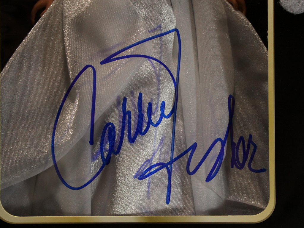 Carrie Fisher Signed Star Wars 1999 Portrait Edition Princess Leia Action Figure (JSA) at PristineAuction.com Carrie Fisher Signed Star Wars 1999 Portrait Edition Princess Leia Action Figure (JSA) at PristineAuction.com