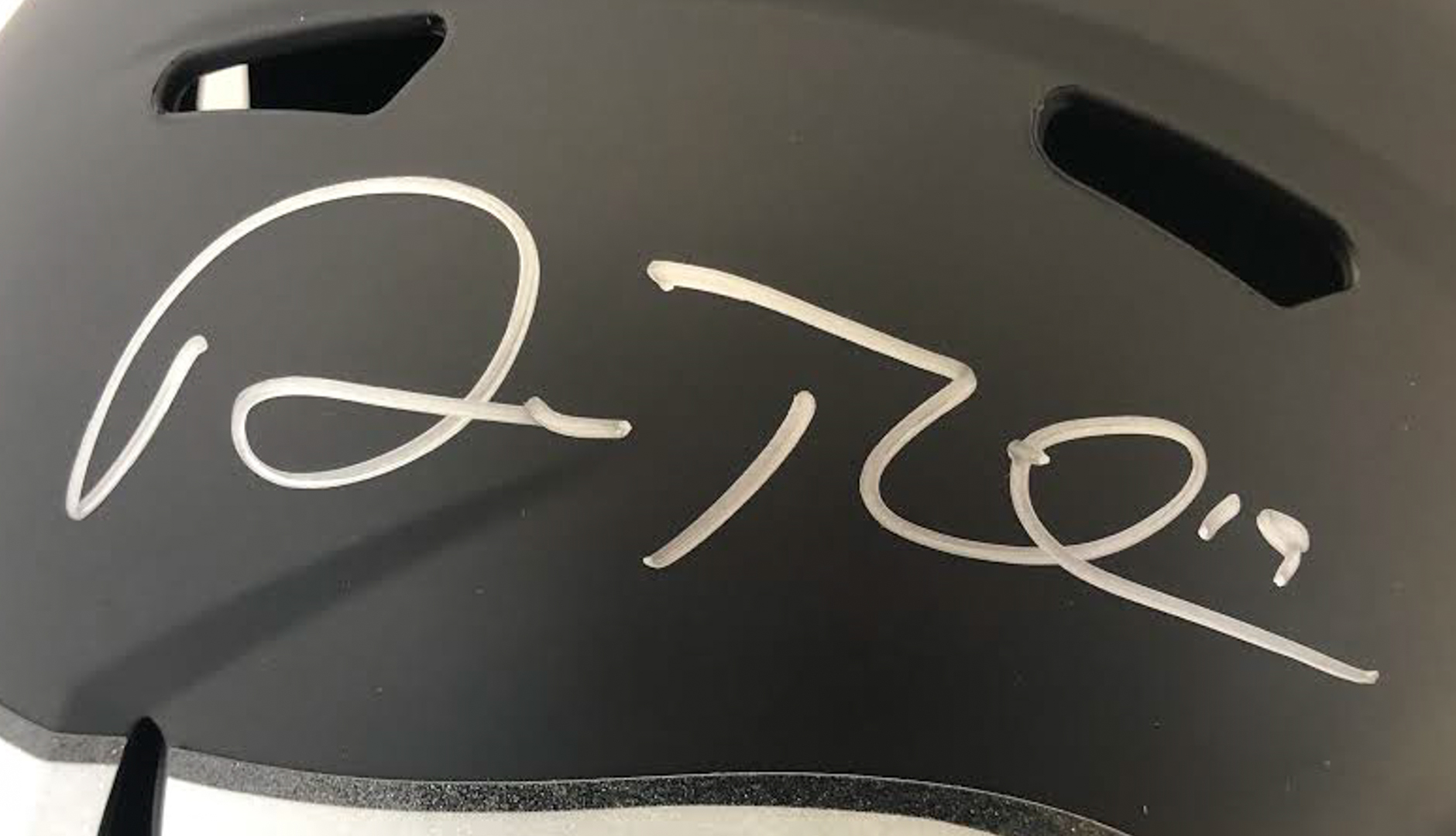 Adam Theilen Signed Minnesota Vikings Full-Size Black Matte Speed Helmet (Beckett COA) at PristineAuction.com Adam Theilen Signed Minnesota Vikings Full-Size Black Matte Speed Helmet (Beckett COA) at PristineAuction.com