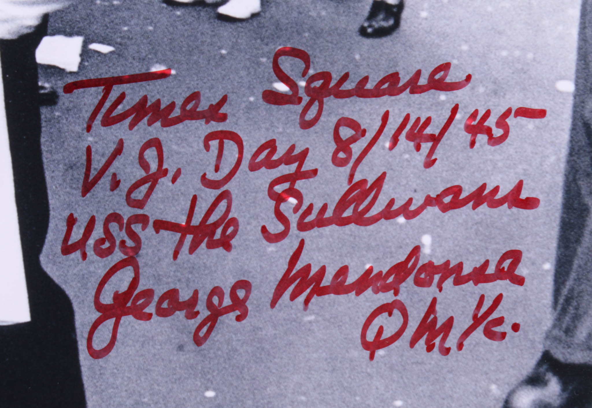 George Mendonsa Signed "The Kiss" 11x14 Photo with Extensive Inscription (Beckett COA) at PristineAuction.com George Mendonsa Signed "The Kiss" 11x14 Photo with Extensive Inscription (Beckett COA) at PristineAuction.com