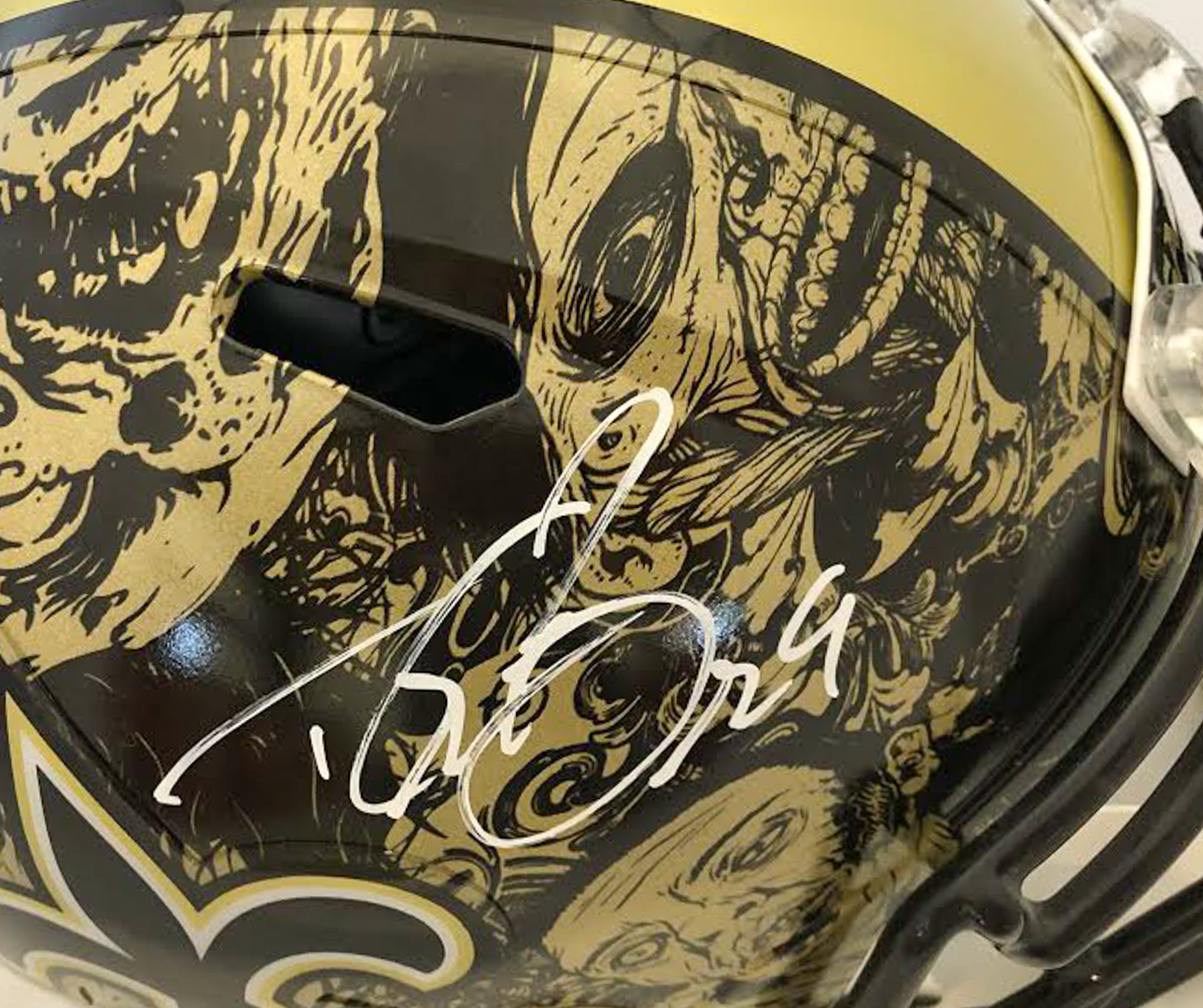 Drew Brees Signed New Orleans Saints Full-Size Hydro Dipped Speed Helmet (Beckett COA) at PristineAuction.com Drew Brees Signed New Orleans Saints Full-Size Hydro Dipped Speed Helmet (Beckett COA) at PristineAuction.com