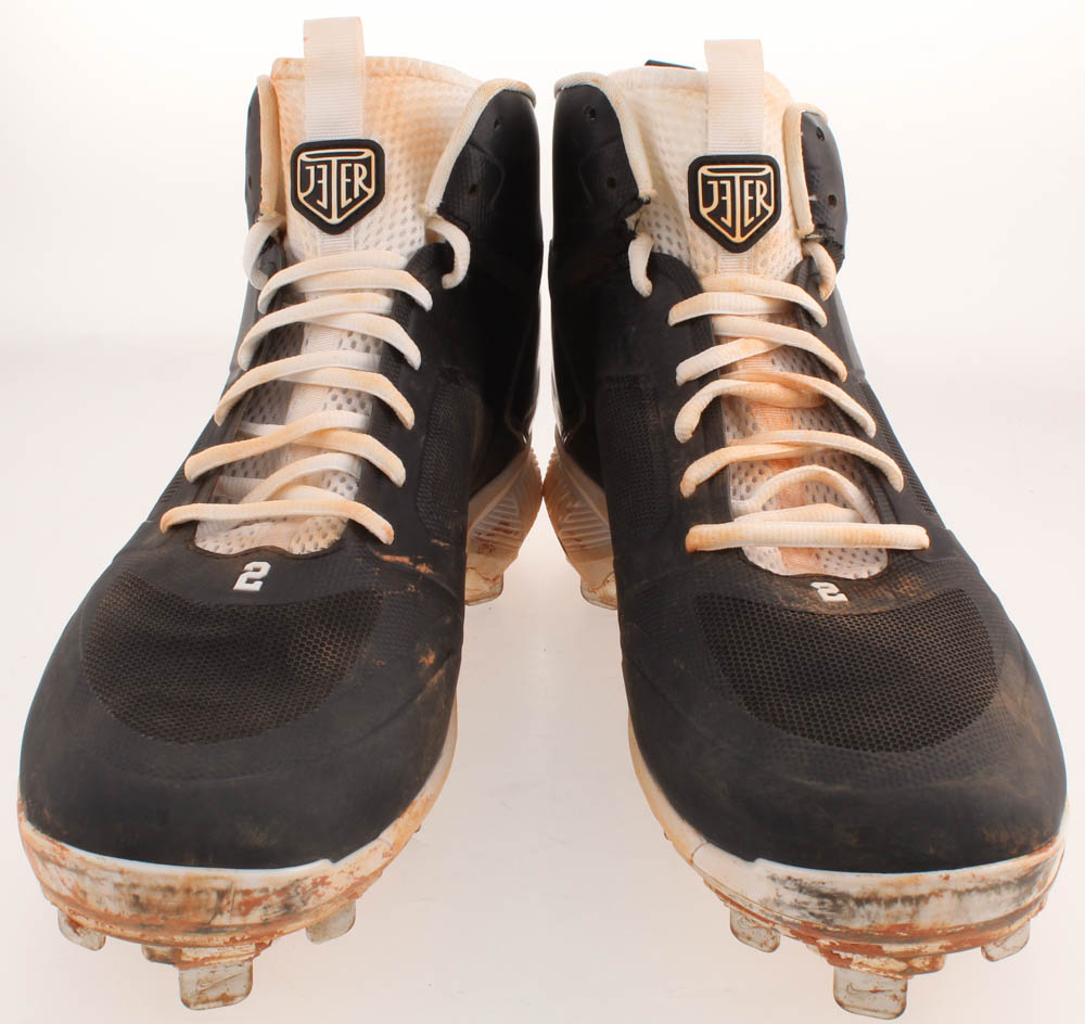 Pair of (2) Derek Jeter Game Used 2014 Final Season Jordan Air Baseball Cleats (Steiner COA) at PristineAuction.com Pair of (2) Derek Jeter Game Used 2014 Final Season Jordan Air Baseball Cleats (Steiner COA) at PristineAuction.com