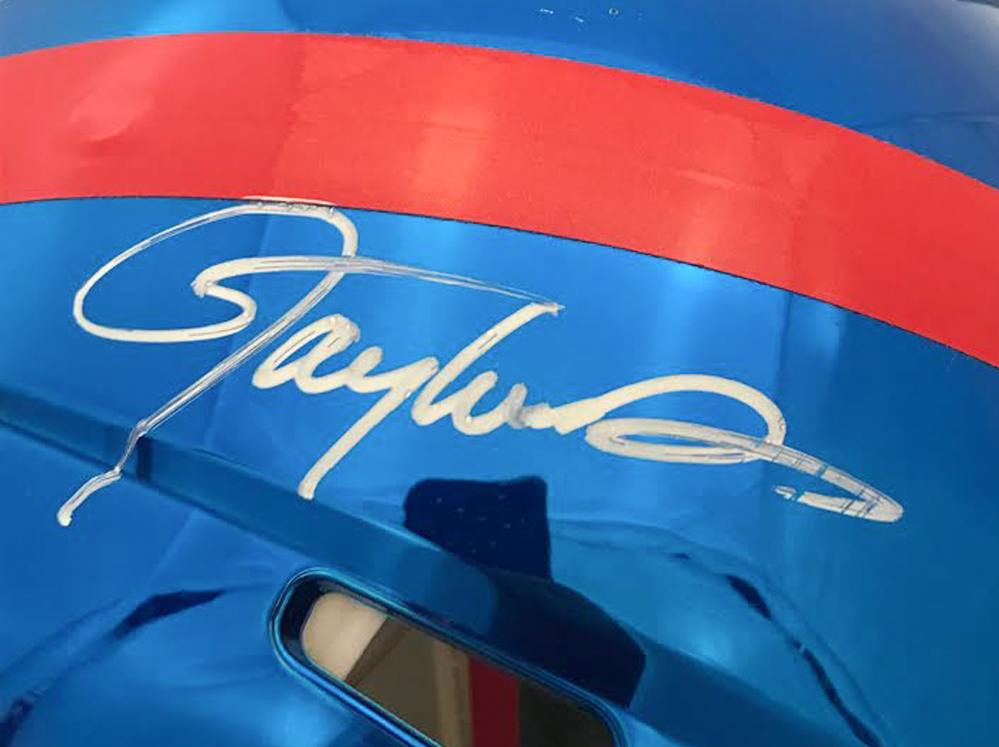 Lawrence Taylor Signed New York Giants Full-Size Authentic On-Field Chrome Speed Helmet (JSA COA) at PristineAuction.com Lawrence Taylor Signed New York Giants Full-Size Authentic On-Field Chrome Speed Helmet (JSA COA) at PristineAuction.com