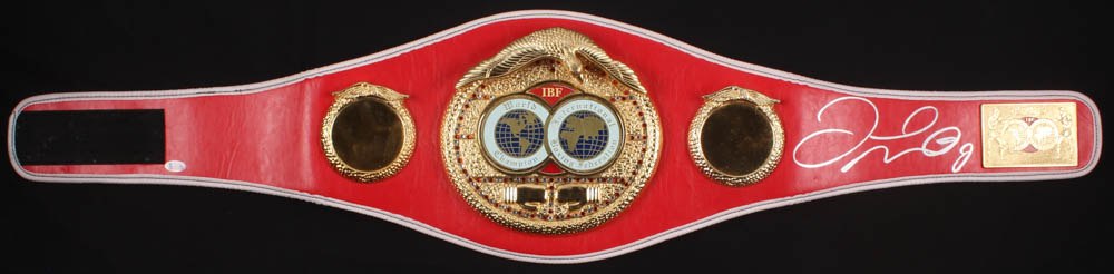 Floyd Mayweather Jr. Signed International Boxing Federation World Champion Belt (Beckett COA) at PristineAuction.com Floyd Mayweather Jr. Signed International Boxing Federation World Champion Belt (Beckett COA) at PristineAuction.com