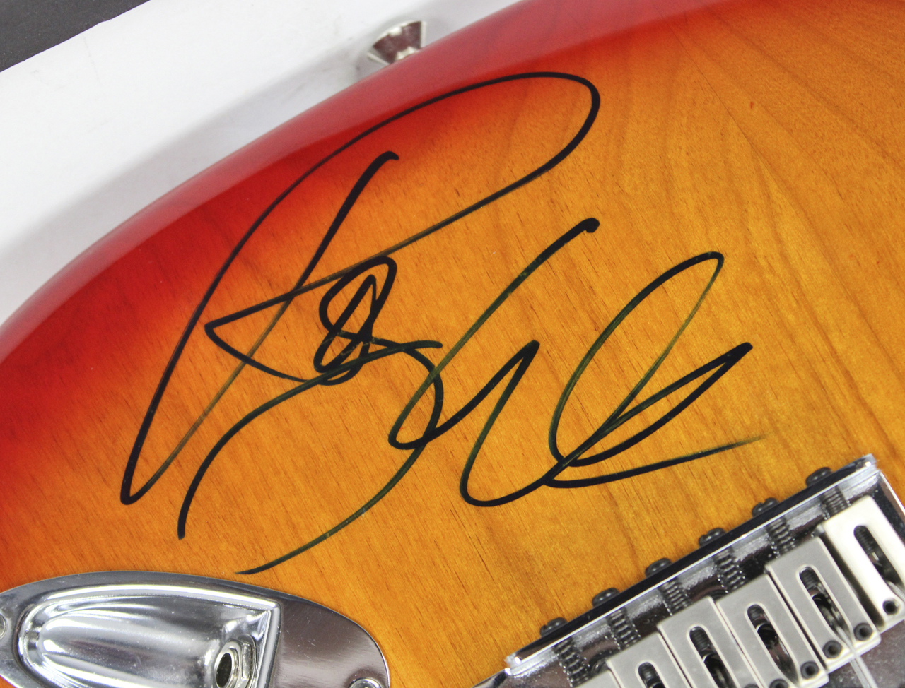 Roger Waters & Nick Mason Signed Fender Stratocaster Electric Guitar (PSA COA) at PristineAuction.com Roger Waters & Nick Mason Signed Fender Stratocaster Electric Guitar (PSA COA) at PristineAuction.com