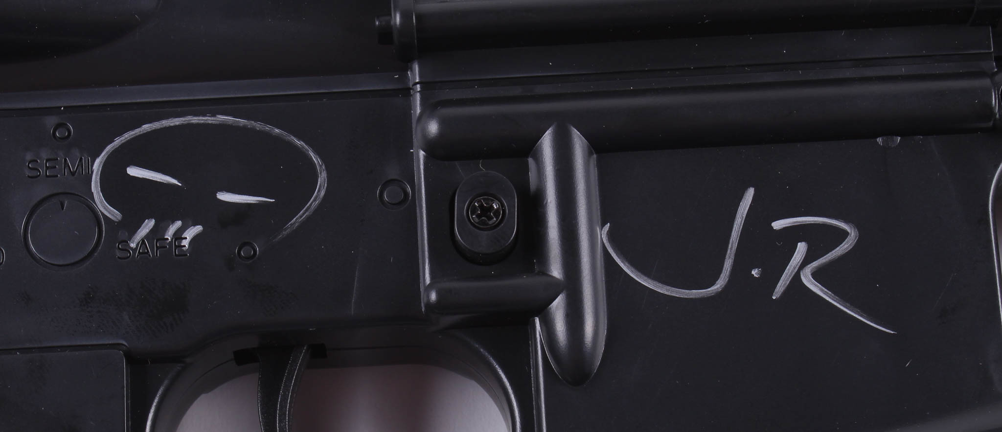 Jon Bernthal Signed Full-Size "Punisher" Replica Assault Rifle Airsoft Gun with Hand-Drawn Punisher Skull (JSA Hologram) at PristineAuction.com Jon Bernthal Signed Full-Size "Punisher" Replica Assault Rifle Airsoft Gun with Hand-Drawn Punisher Skull (JSA Hologram) at PristineAuction.com