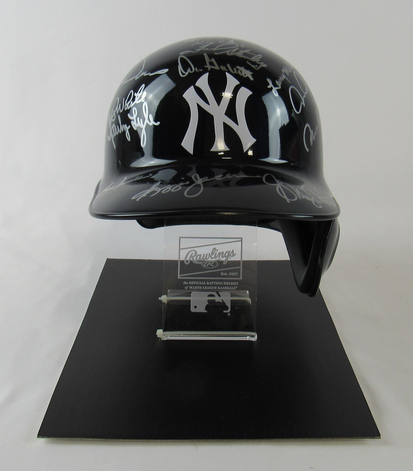 1978 New York Yankees Full-Size Batting Helmet Team-Signed by (21) with Reggie Jackson, Goose Gossage, Roy White, Ron Davis (JSA Hologram) at PristineAuction.com 1978 New York Yankees Full-Size Batting Helmet Team-Signed by (21) with Reggie Jackson, Goose Gossage, Roy White, Ron Davis (JSA Hologram) at PristineAuction.com