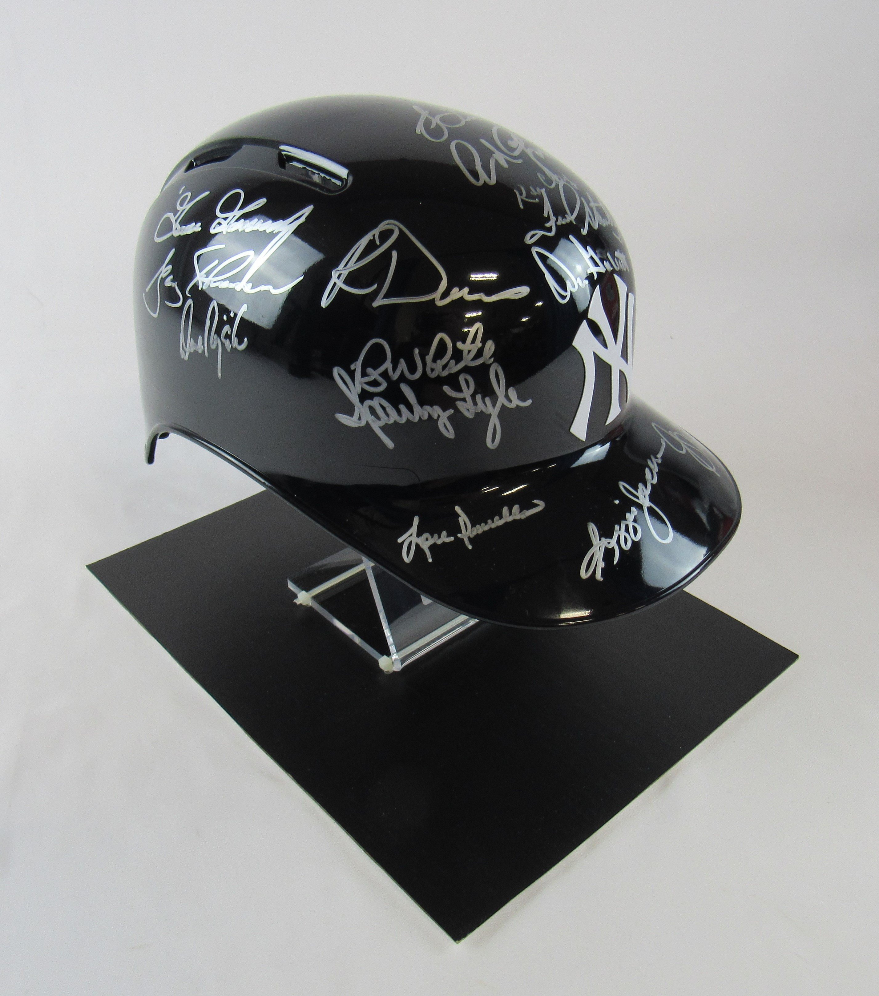 1978 New York Yankees Full-Size Batting Helmet Team-Signed by (21) with Reggie Jackson, Goose Gossage, Roy White, Ron Davis (JSA Hologram) at PristineAuction.com 1978 New York Yankees Full-Size Batting Helmet Team-Signed by (21) with Reggie Jackson, Goose Gossage, Roy White, Ron Davis (JSA Hologram) at PristineAuction.com