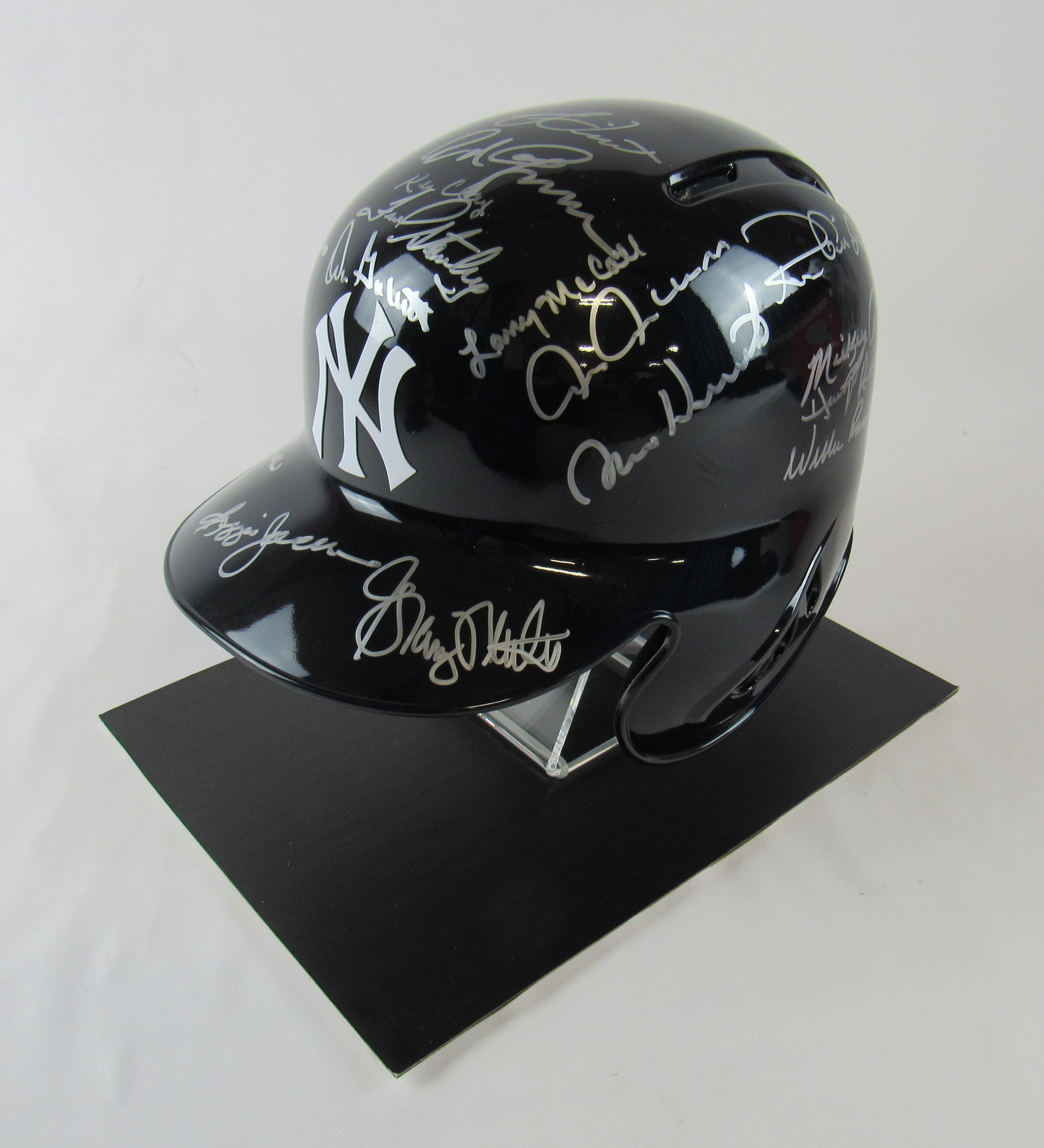 1978 New York Yankees Full-Size Batting Helmet Team-Signed by (21) with Reggie Jackson, Goose Gossage, Roy White, Ron Davis (JSA Hologram) at PristineAuction.com 1978 New York Yankees Full-Size Batting Helmet Team-Signed by (21) with Reggie Jackson, Goose Gossage, Roy White, Ron Davis (JSA Hologram) at PristineAuction.com