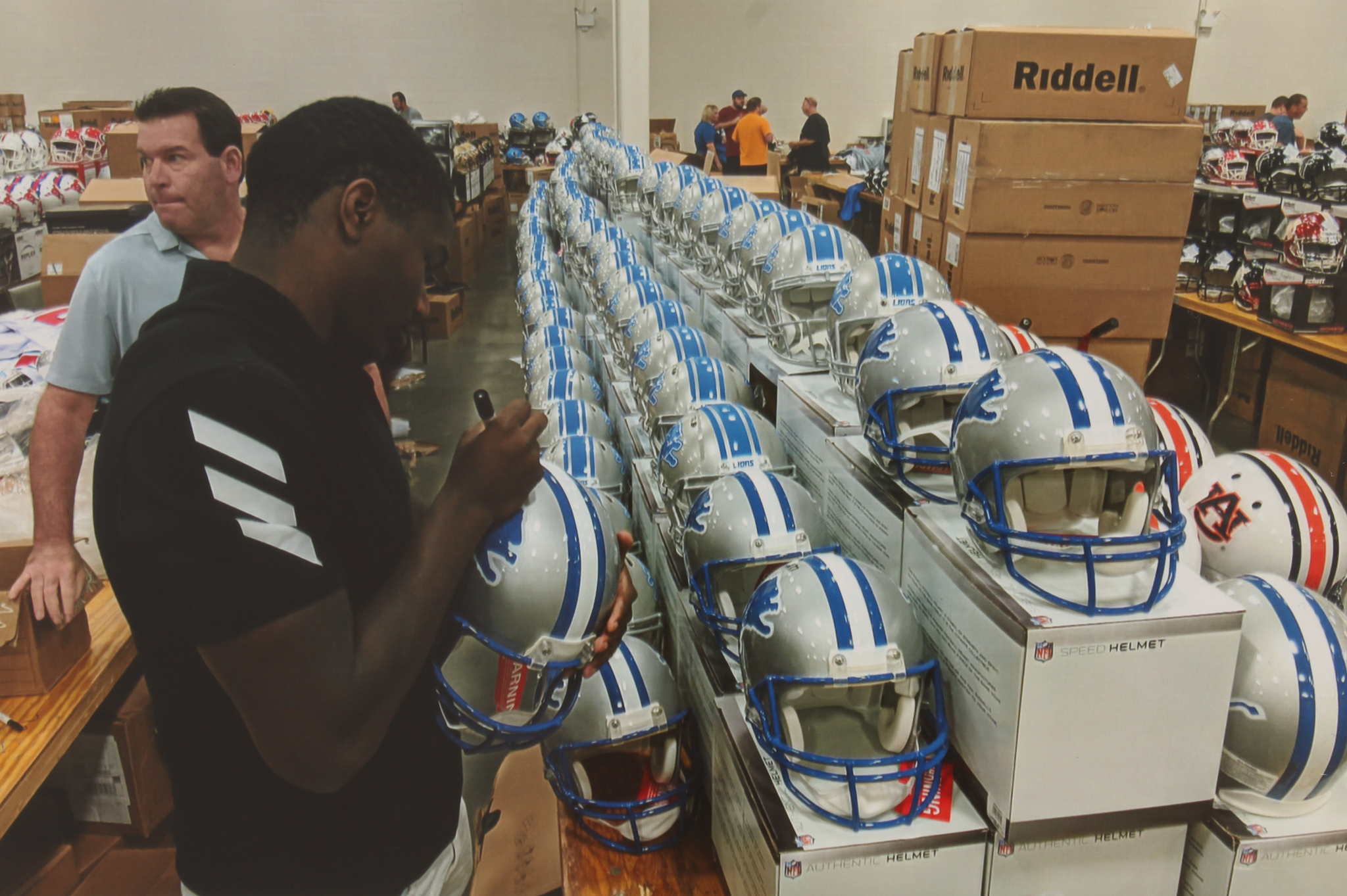 Kerryon Johnson Signed Lions Full-Size Authentic On-Field Throwback Helmet (Radtke COA) at PristineAuction.com Kerryon Johnson Signed Lions Full-Size Authentic On-Field Throwback Helmet (Radtke COA) at PristineAuction.com