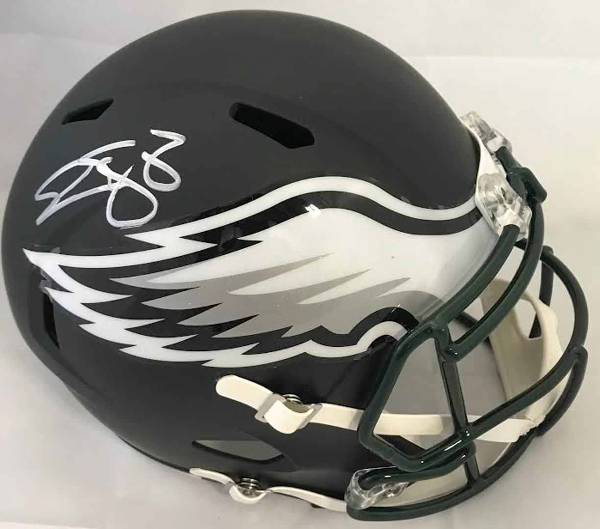 Donovan McNabb Signed Philadelphia Eagles Full-Size Matte Black Speed Helmet (Beckett COA) at PristineAuction.com Donovan McNabb Signed Philadelphia Eagles Full-Size Matte Black Speed Helmet (Beckett COA) at PristineAuction.com