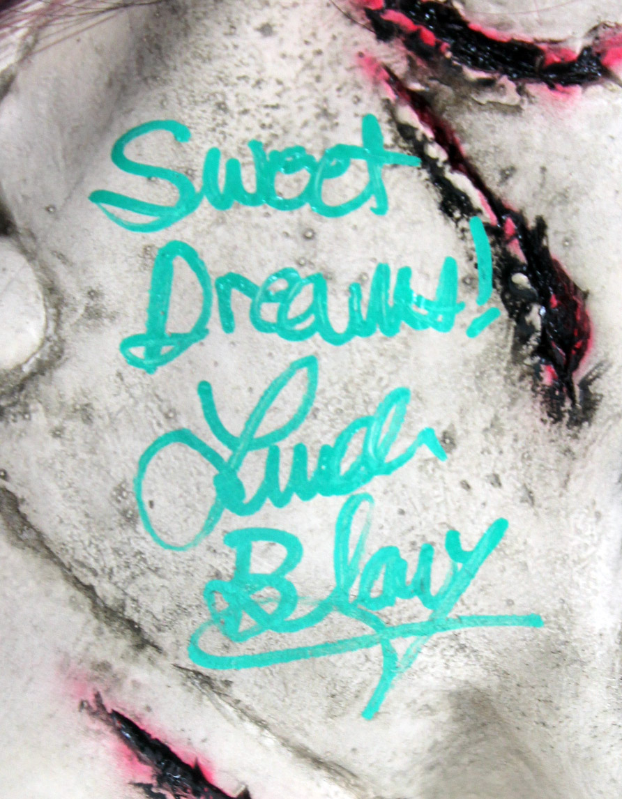 Linda Blair Signed "The Exorcist" Regan MacNeil Mask Inscribed "Sweet Dreams" (PSA COA) at PristineAuction.com Linda Blair Signed "The Exorcist" Regan MacNeil Mask Inscribed "Sweet Dreams" (PSA COA) at PristineAuction.com