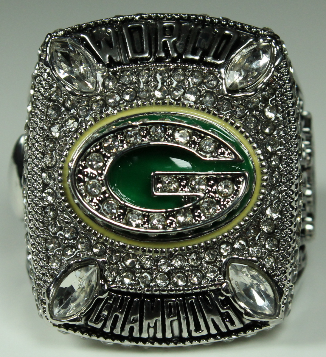 Aaron Rodgers Packers High Quality Replica 2010 Super Bowl Ring at PristineAuction.com Aaron Rodgers Packers High Quality Replica 2010 Super Bowl Ring at PristineAuction.com