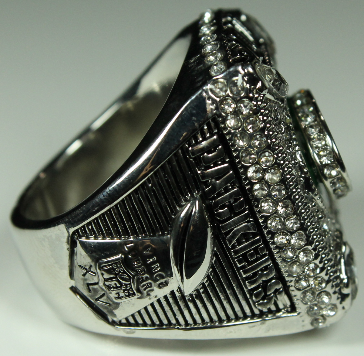 Aaron Rodgers Packers High Quality Replica 2010 Super Bowl Ring at PristineAuction.com Aaron Rodgers Packers High Quality Replica 2010 Super Bowl Ring at PristineAuction.com