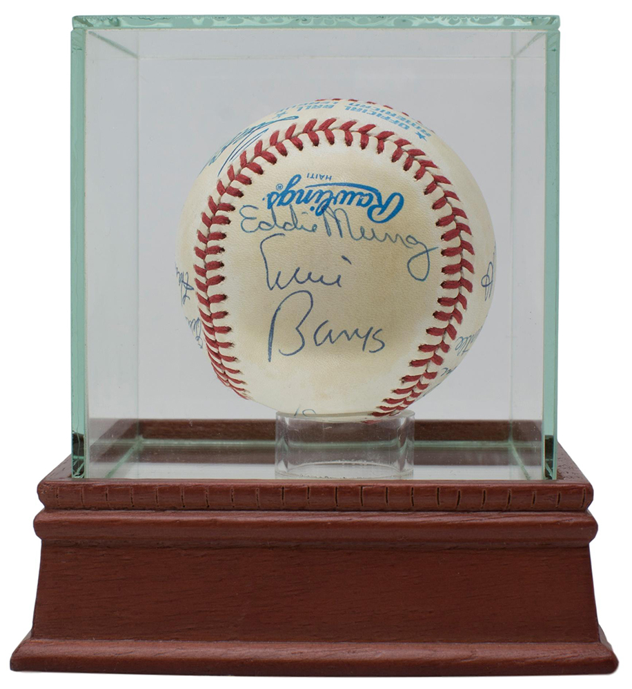 500 Home Run Club OAL Baseball Signed by (12) with Mickey Mantle, Ted Williams, Eddie Murray, Ernie Banks, Willie Mays, Frank Robinson, Reggie Jackson with Display Case (Beckett LOA) at PristineAuction.com 500 Home Run Club OAL Baseball Signed by (12) with Mickey Mantle, Ted Williams, Eddie Murray, Ernie Banks, Willie Mays, Frank Robinson, Reggie Jackson with Display Case (Beckett LOA) at PristineAuction.com