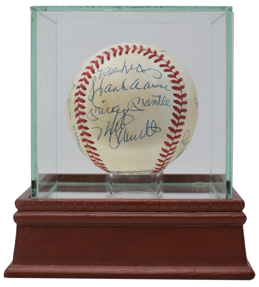 500 Home Run Club OAL Baseball Signed by (12) with Mickey Mantle, Ted Williams, Eddie Murray, Ernie Banks, Willie Mays, Frank Robinson, Reggie Jackson with Display Case (Beckett LOA) at PristineAuction.com 500 Home Run Club OAL Baseball Signed by (12) with Mickey Mantle, Ted Williams, Eddie Murray, Ernie Banks, Willie Mays, Frank Robinson, Reggie Jackson with Display Case (Beckett LOA) at PristineAuction.com