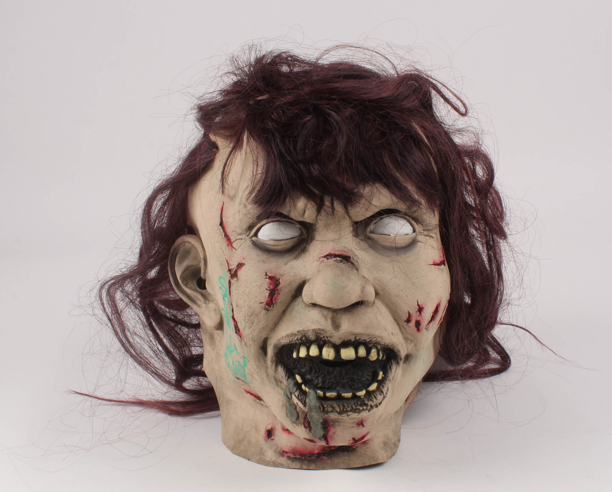 Linda Blair Signed "The Exorcist" Costume Mask Inscribed "Sweet Dreams!" (PSA COA) at PristineAuction.com Linda Blair Signed "The Exorcist" Costume Mask Inscribed "Sweet Dreams!" (PSA COA) at PristineAuction.com