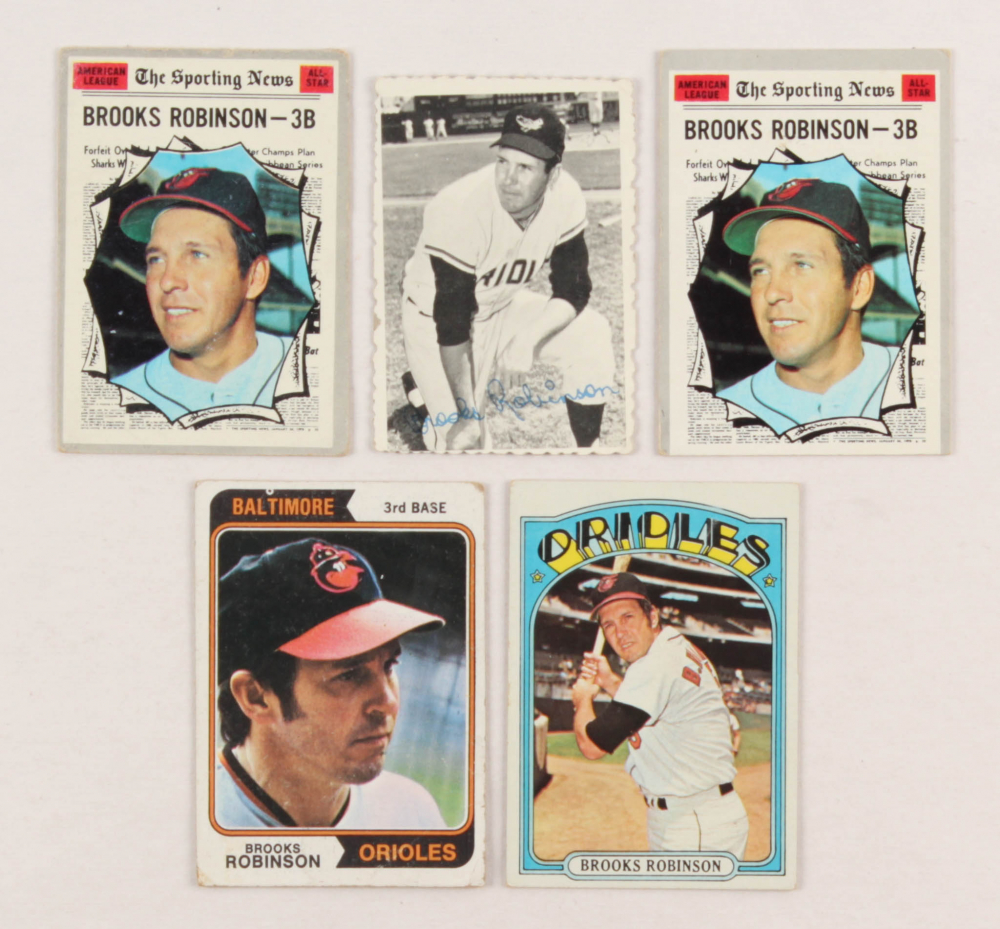 Lot of (5) Brooks Robinson Baseball Cards with (2) 1970 Topps #455 All-Star, 1969 Topps Deckle Edge #1, 1974 Topps #160, 1972 Topps #550
