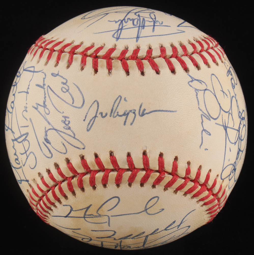 1999 Chicago Cubs ONL Team-Signed by (32) with Mark Grace, Sammy Sosa, Jim Riggleman, Rick Aguilera, Dave Bialas (JSA ALOA) at PristineAuction.com 1999 Chicago Cubs ONL Team-Signed by (32) with Mark Grace, Sammy Sosa, Jim Riggleman, Rick Aguilera, Dave Bialas (JSA ALOA) at PristineAuction.com