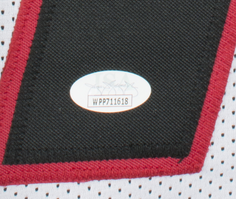 Nick Chubb Signed Jersey (JSA COA) at PristineAuction.com Nick Chubb Signed Jersey (JSA COA) at PristineAuction.com