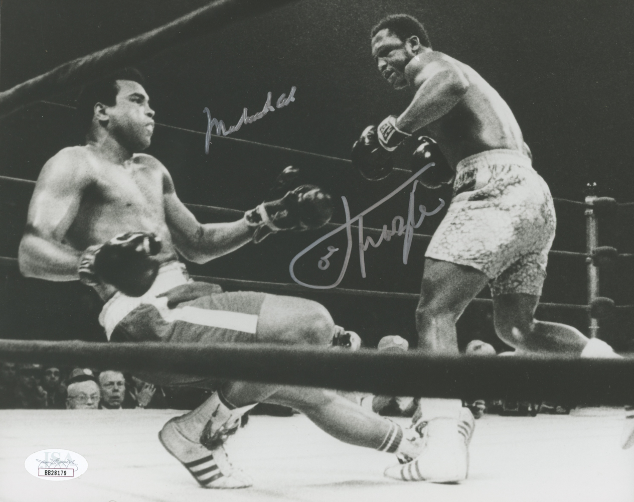 Muhammad Ali & Joe Frazier Signed 8x10 Photo (JSA LOA) at PristineAuction.com Muhammad Ali & Joe Frazier Signed 8x10 Photo (JSA LOA) at PristineAuction.com