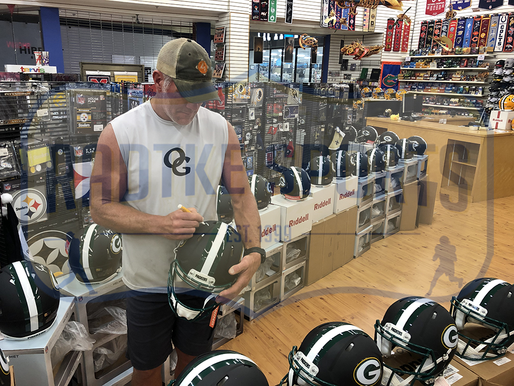 Brett Favre Signed Green Bay Packers Matte Black Full-Size Speed Helmet (Radtke COA) at PristineAuction.com Brett Favre Signed Green Bay Packers Matte Black Full-Size Speed Helmet (Radtke COA) at PristineAuction.com