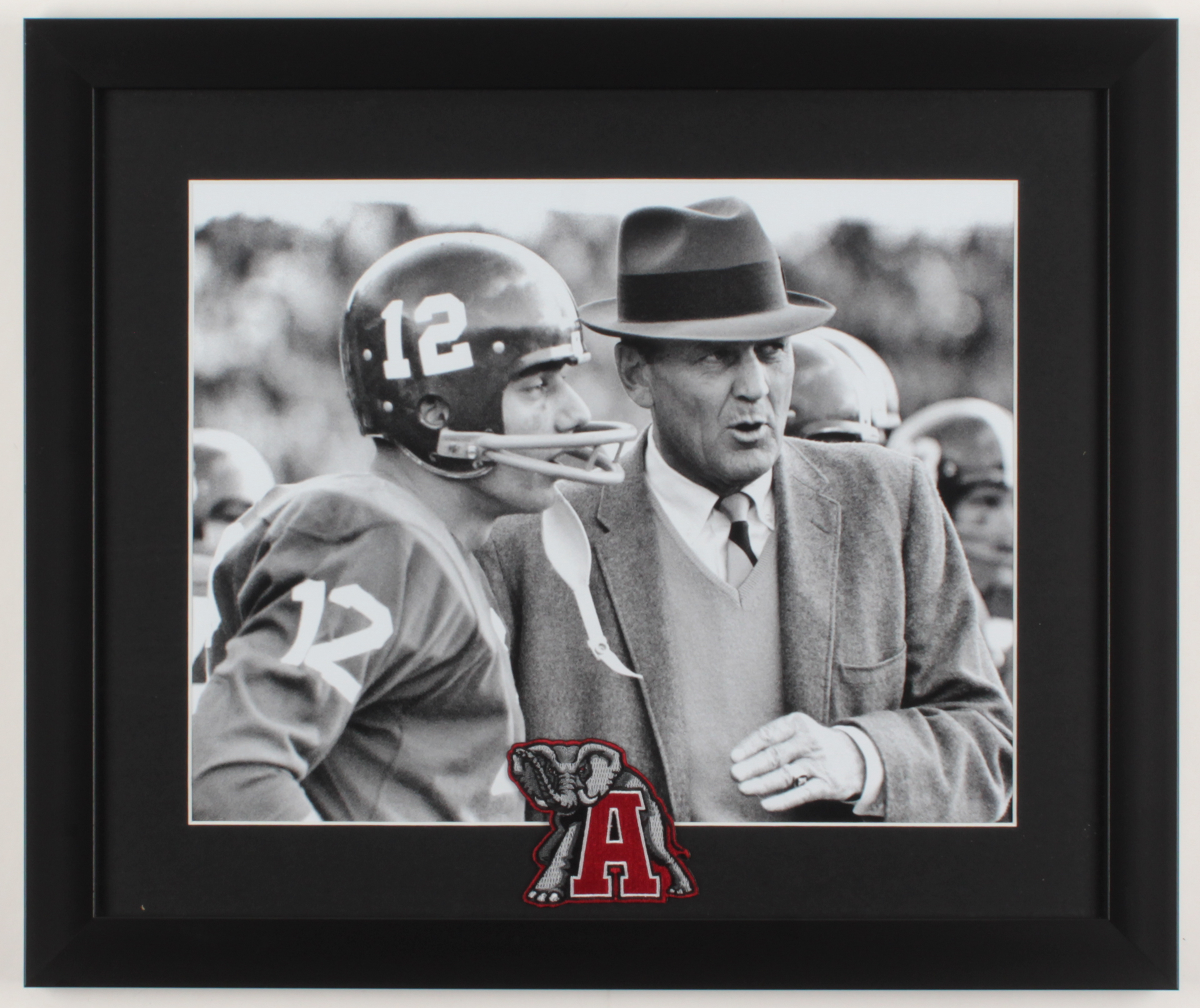 Joe Namath & Bear Bryant Alabama Crimson Tide 16x19 Custom Framed Photo Display with Alabama Patch at PristineAuction.com Joe Namath & Bear Bryant Alabama Crimson Tide 16x19 Custom Framed Photo Display with Alabama Patch at PristineAuction.com