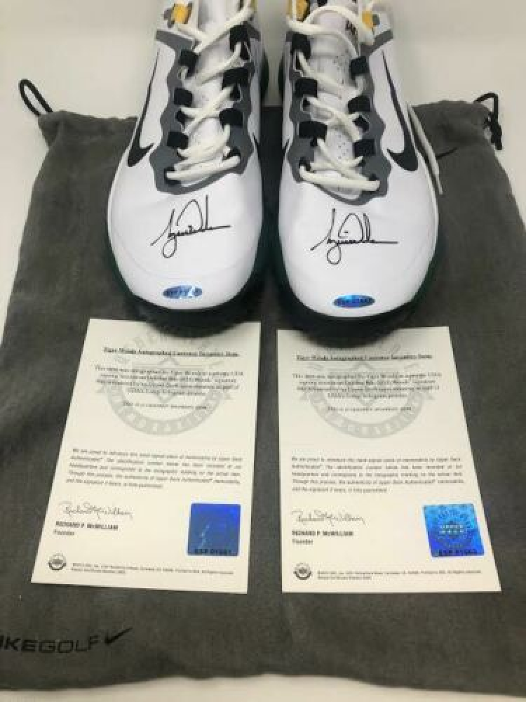 Tiger Woods Signed Nike Golf Shoes (UDA COA) Pristine